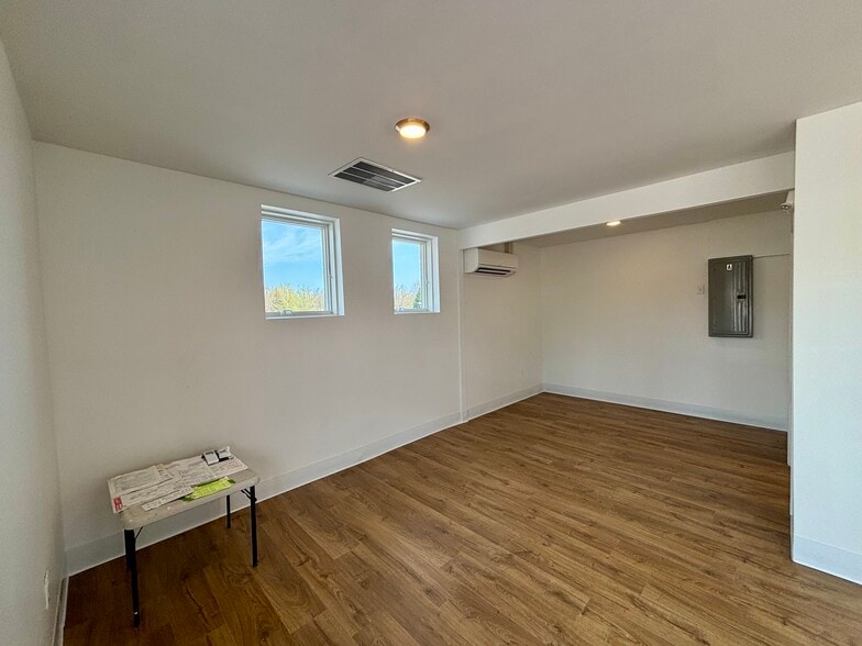 More Photos Of 114 N Putnam St, Williamston Freestanding For Sale