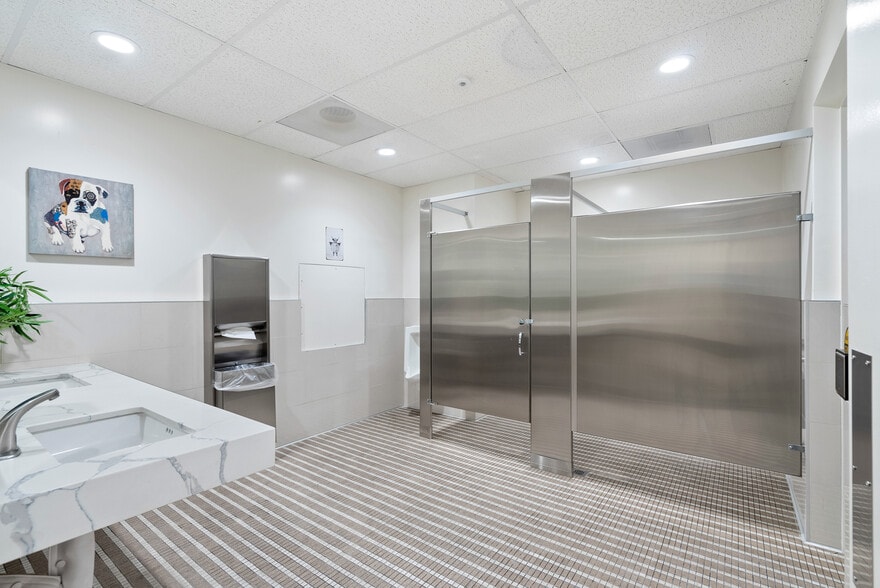 More Photos Of 330 N D St, San Bernardino Medical For Lease