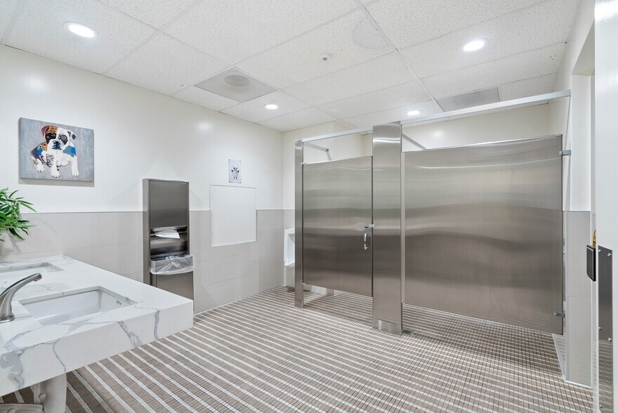 More Photos Of 330 N D St, San Bernardino Medical For Lease