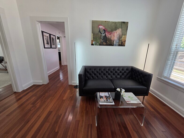 More Photos Of 315 W 9th St, Houston Office For Sale