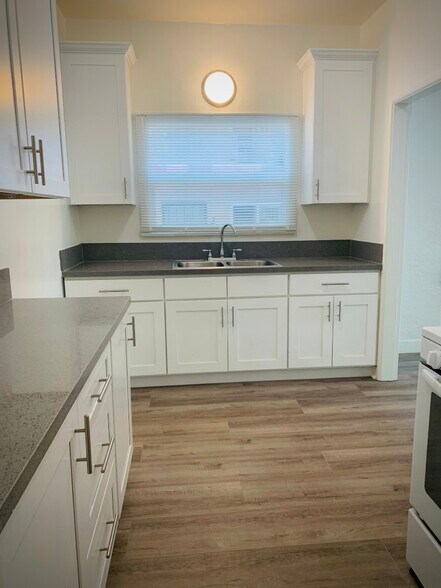 More Photos Of 1043 Stanley Ave, Long Beach Apartments For Sale