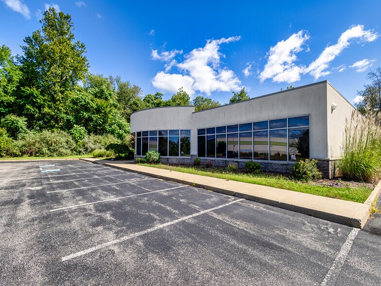 More Photos Of 490 Park Dr, Weirton Office For Lease