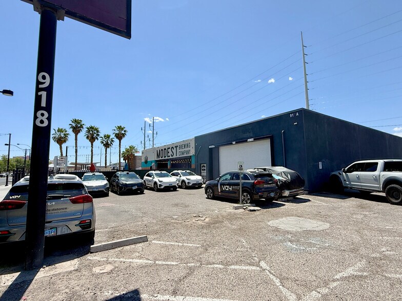 More Photos Of 918 S Main St, Las Vegas Storefront For Lease
