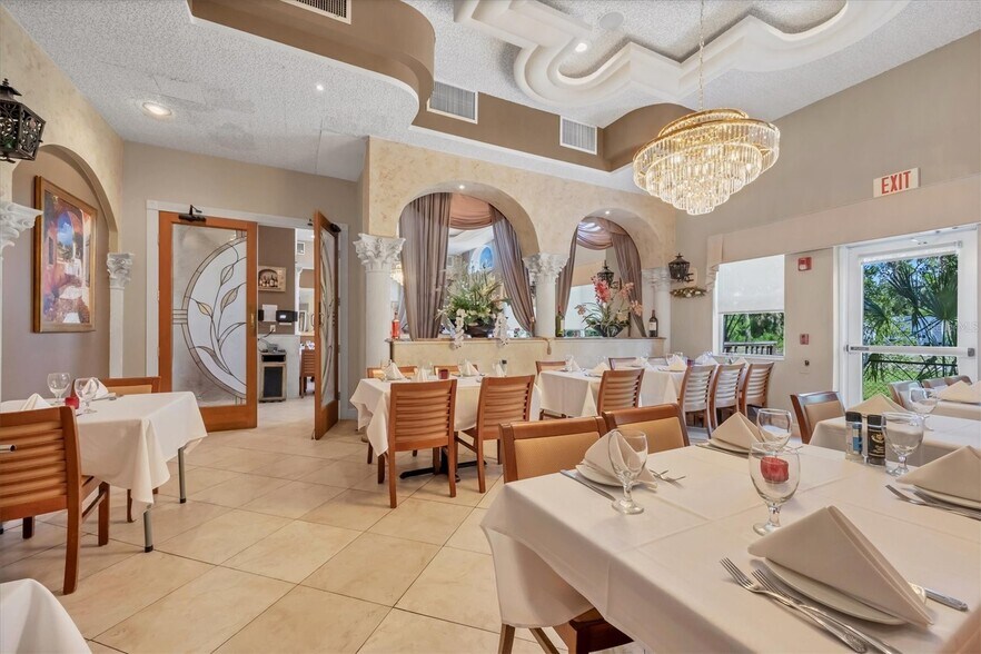 More Photos Of N TAMIAMI TRL NOKOMIS FL 34275, Nokomis General Retail For Sale