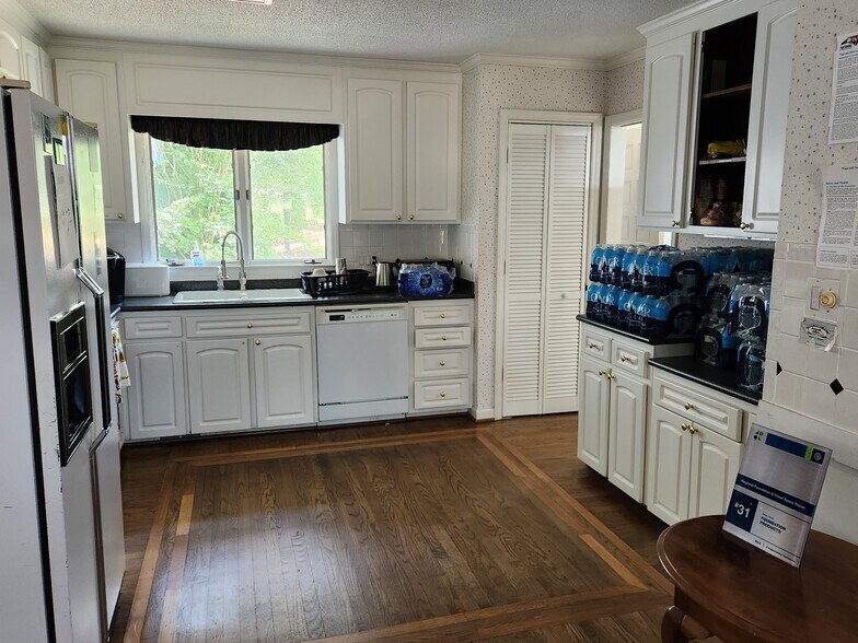 More Photos Of 721 E Gannon Ave, Zebulon Warehouse For Sale