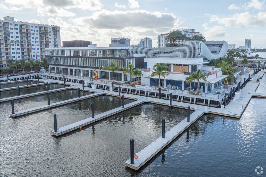 More Photos Of 151 Las Olas Cir, Fort Lauderdale Freestanding For Lease