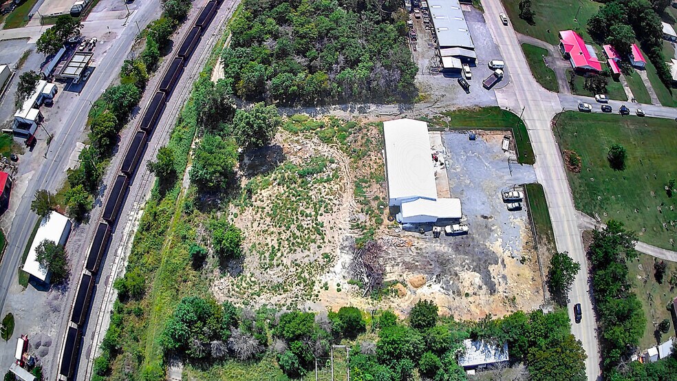 More Photos Of 810 N A St, Mcalester Warehouse For Sale