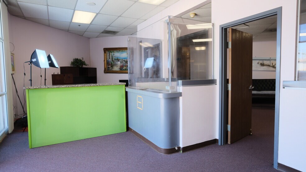 More Photos Of 6180 Riverside Dr, Chino Storefront Retail Office For Lease