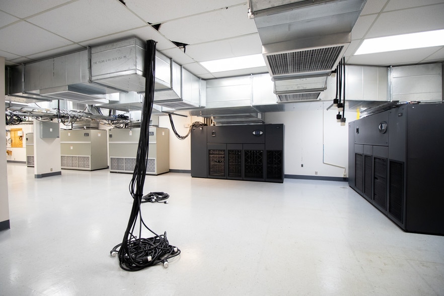 More Photos Of 347 W Main St, Clarksburg Office For Lease