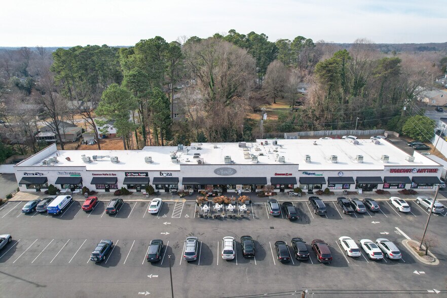 More Photos Of 2401-3 Battleground Ave, Greensboro Unknown For Lease