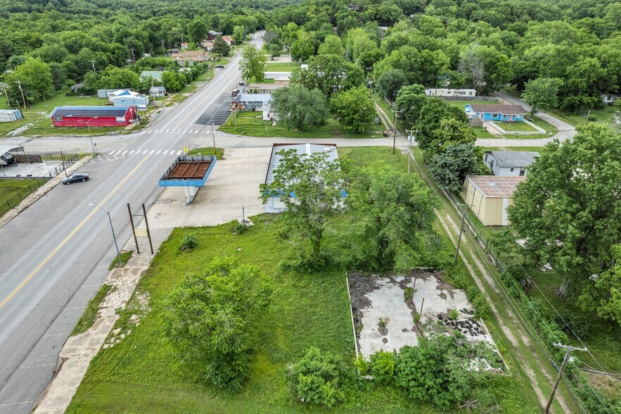 More Photos Of 101 S Main Street, Spavinaw Restaurant For Sale