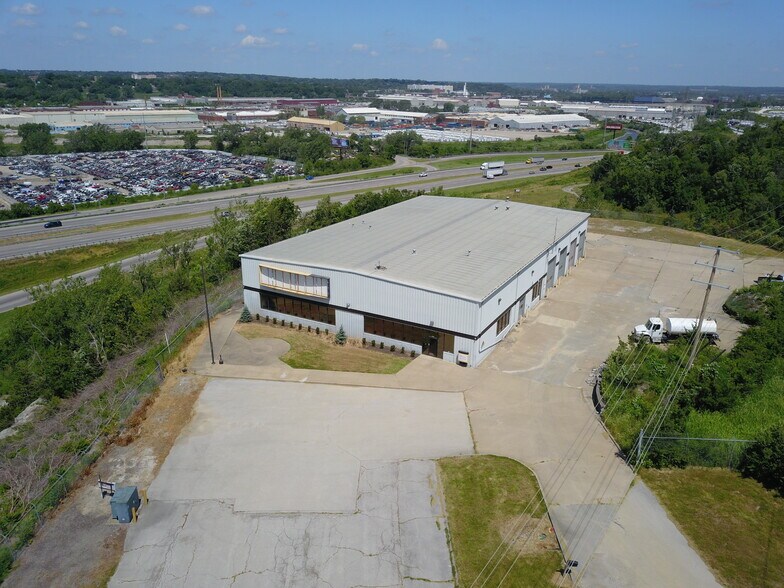 More Photos Of 8400 E Truman Rd, Kansas City Manufacturing For Sale