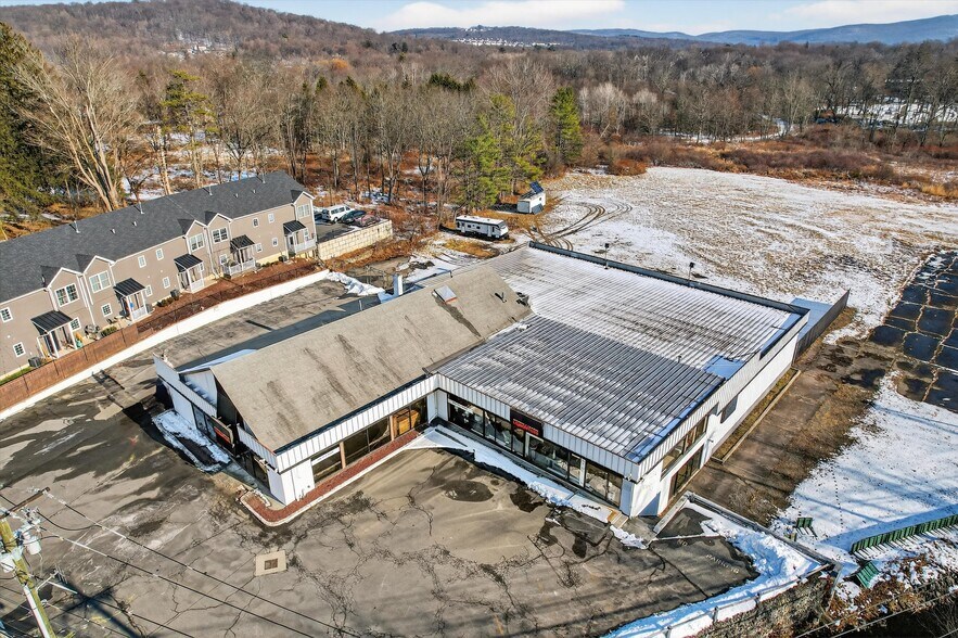 More Photos Of 330 Stage Rd, Monroe Auto Dealership For Lease