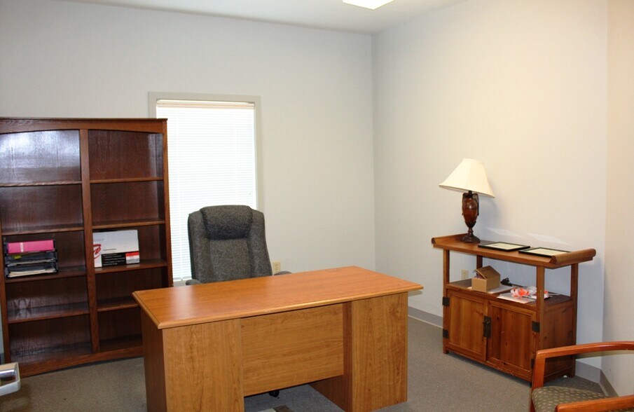 More Photos Of 1506 E Lincoln Rd, Idabel Medical For Sale