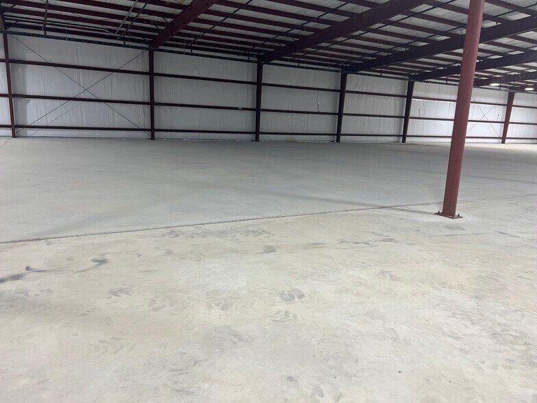 More Photos Of 921 Old Still Road, Woodbine Manufacturing For Lease