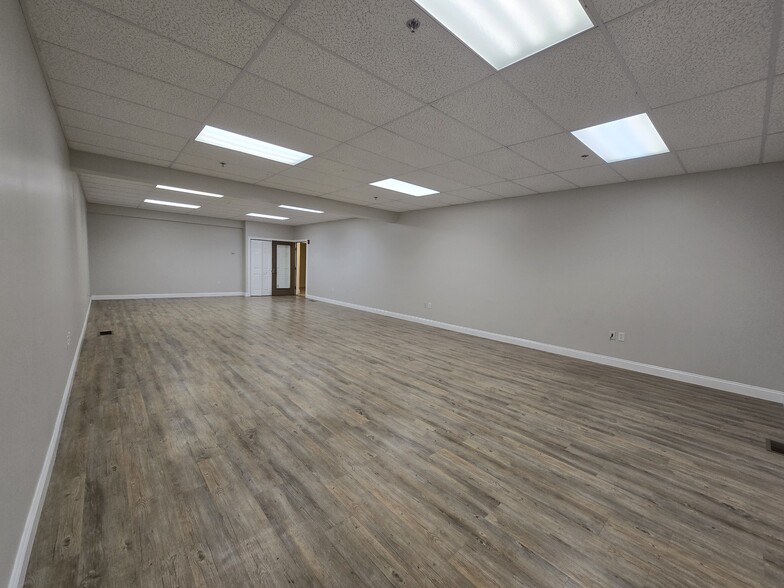 More Photos Of 68 Evergreen St, Kingston Medical For Lease