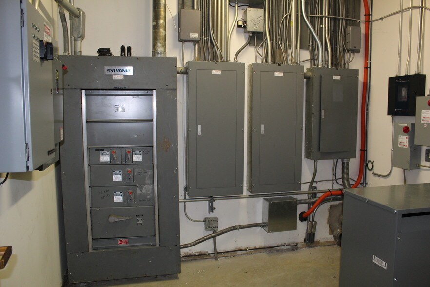 More Photos Of 251 John James Audubon Pky, Amherst Office For Lease