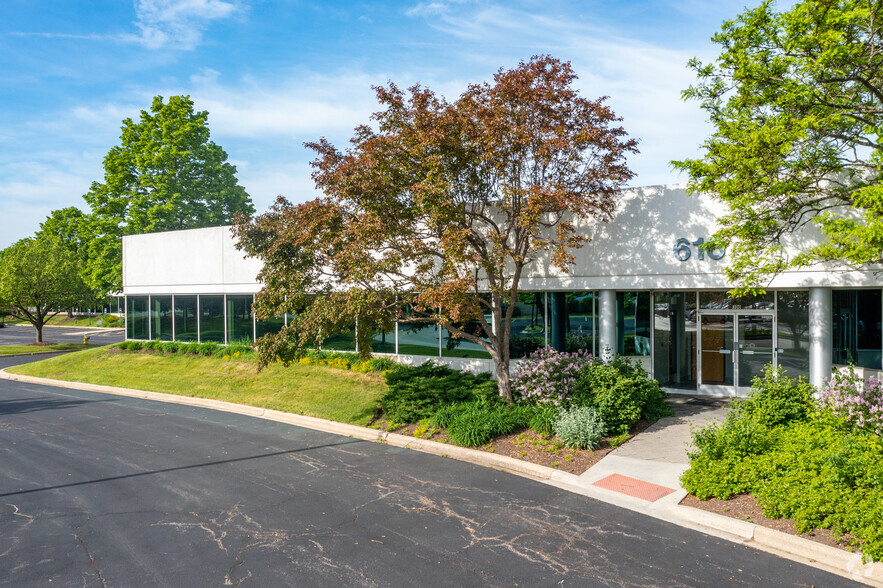 Primary Photo Of 536-616 Atrium Dr, Vernon Hills Office For Lease