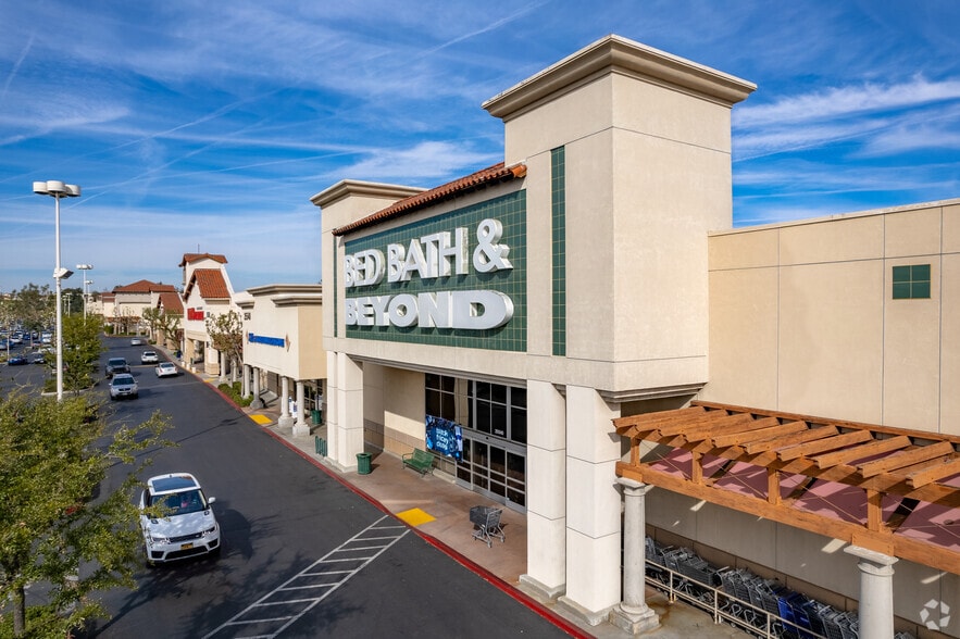 More Photos Of 25450 The Old Rd, Valencia Unknown For Lease