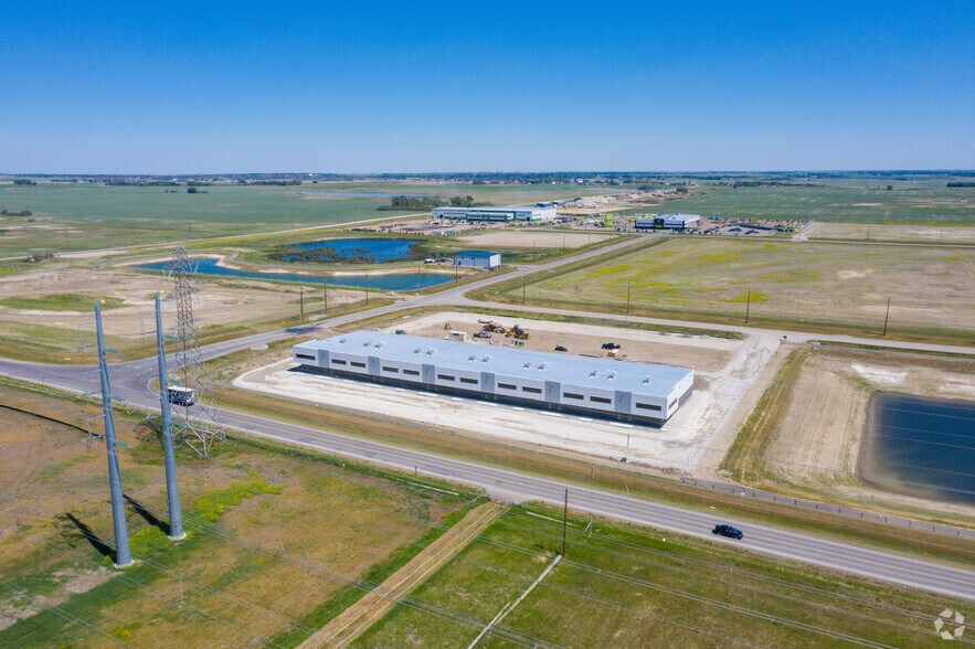 More Photos Of 505 Carmek Blvd SE, Rocky View No 44 Warehouse For Lease