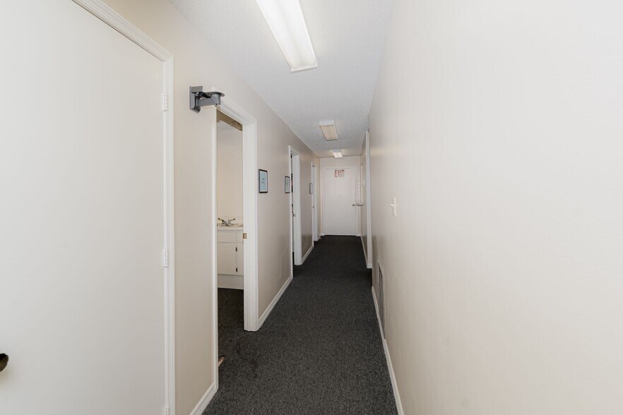 More Photos Of 10245 E Colonial Dr, Orlando Medical For Lease