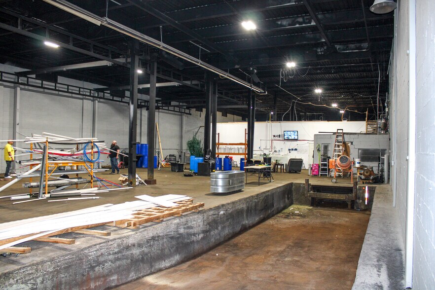 More Photos Of 5143 Bellevue St, Detroit Distribution For Sale