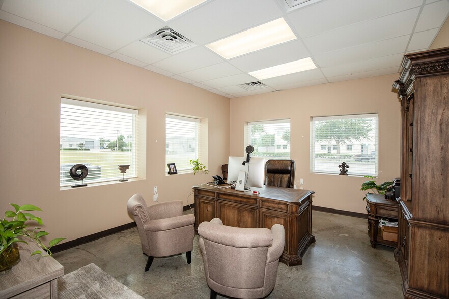 More Photos Of 1145 Butler Rd, League City Office For Sale