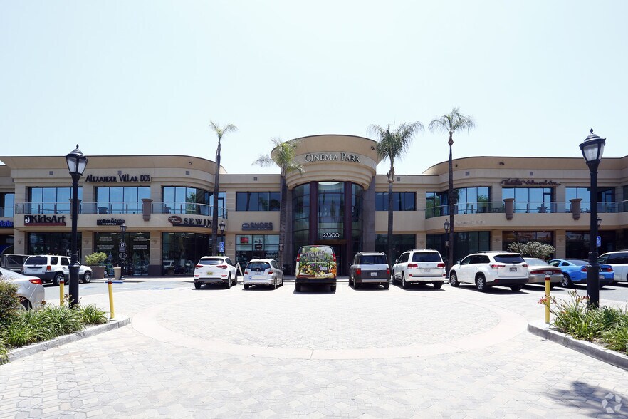 More Photos Of 23300 Cinema Dr, Valencia General Retail For Lease