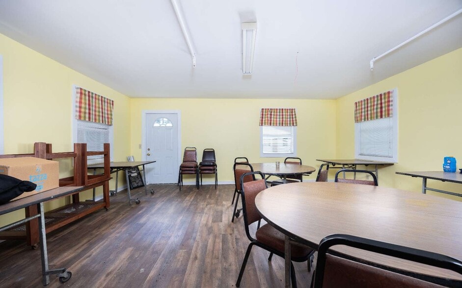 More Photos Of 7601 133rd Rd, Live Oak Assisted Living For Sale