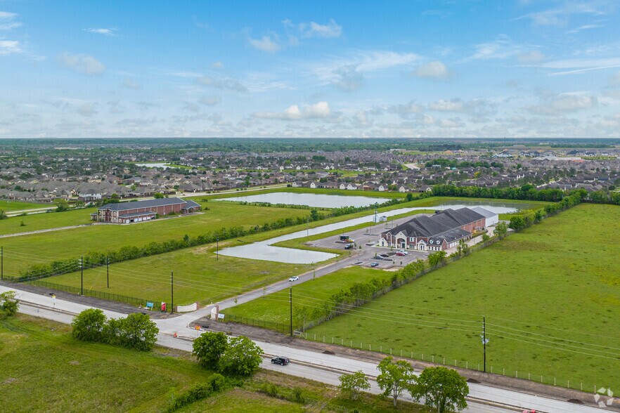 More Photos Of 11800 Magnolia Pky, Manvel Office For Lease