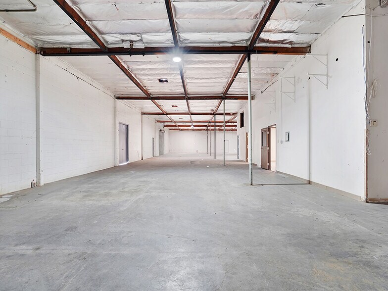 More Photos Of 1203 W Brooks St, Ontario Manufacturing For Sale