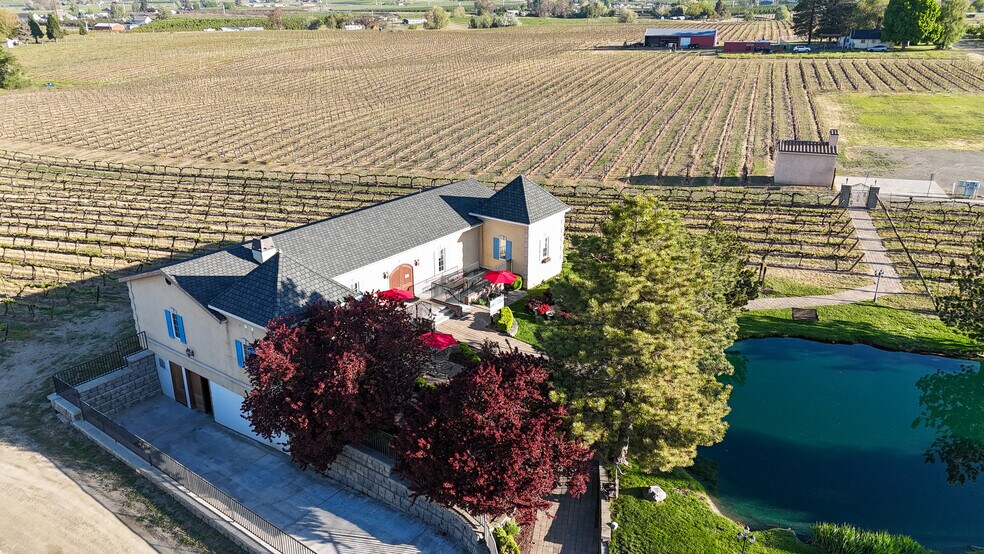More Photos Of 500 S Bonair Rd, Zillah Winery Vineyard For Sale