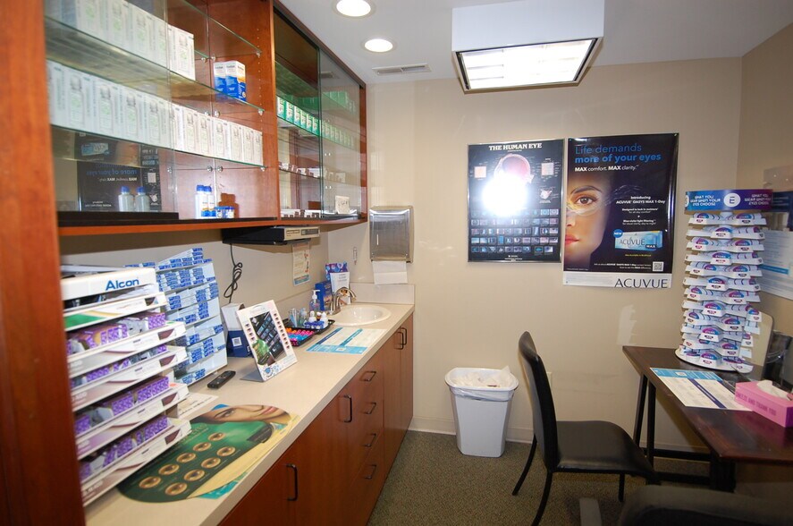 More Photos Of 640 Highway 1 W, Iowa City Office For Sale