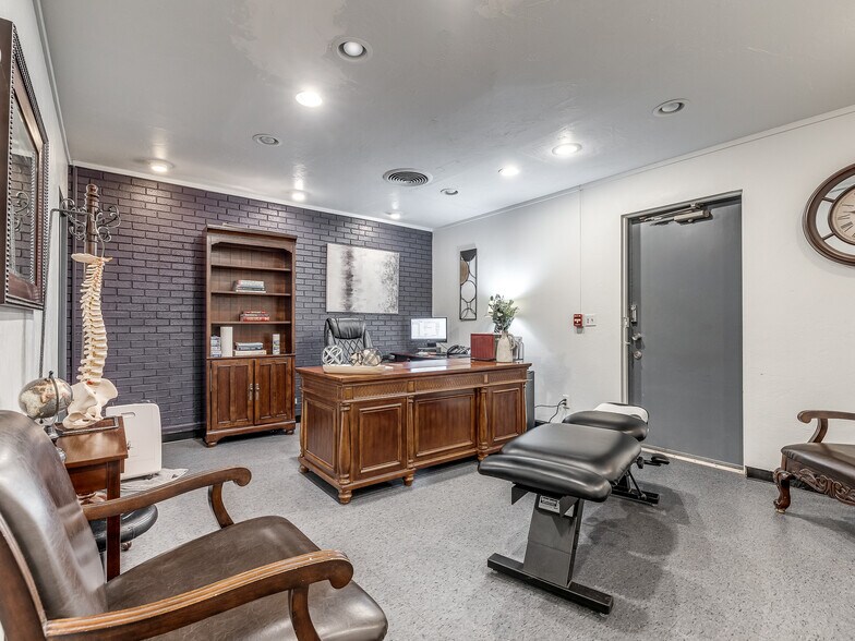 More Photos Of 7304 N Comanche Ave, Oklahoma City Medical For Sale