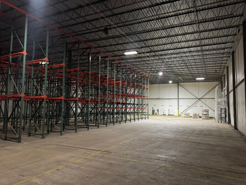 More Photos Of 220 W Ewing Ave, South Bend Refrigeration Cold Storage For Sale