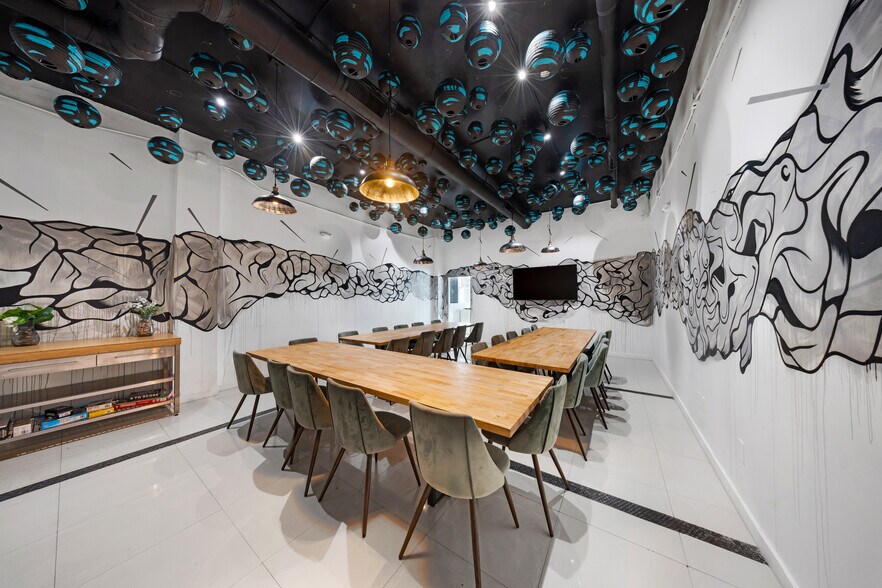 More Photos Of 2207-2211 Coral Way, Coral Gables Storefront For Lease