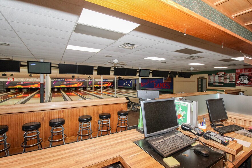 More Photos Of 125 Main St, Huron Bowling Alley For Sale