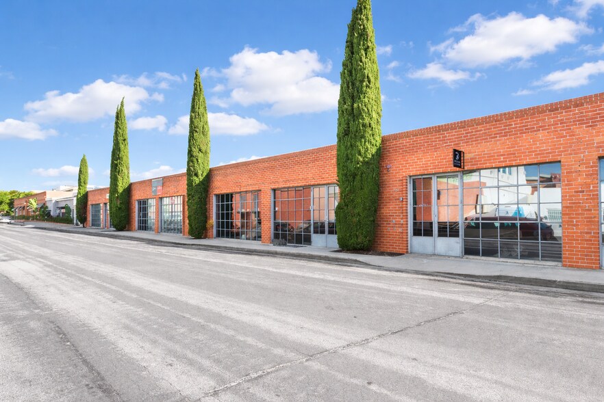 Primary Photo Of 1745 Berkeley St, Santa Monica Loft Creative Space For Lease