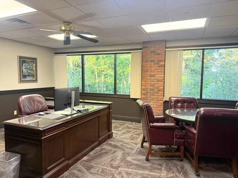 More Photos Of 3801 E Sunshine St, Springfield Office For Sale