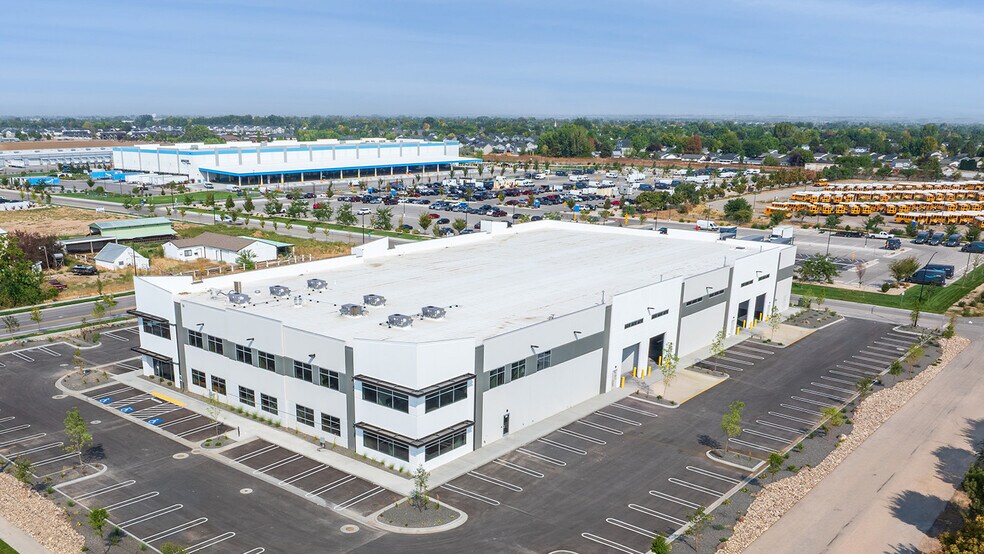 More Photos Of 56 N. Benchmark ave, Meridian Manufacturing For Lease