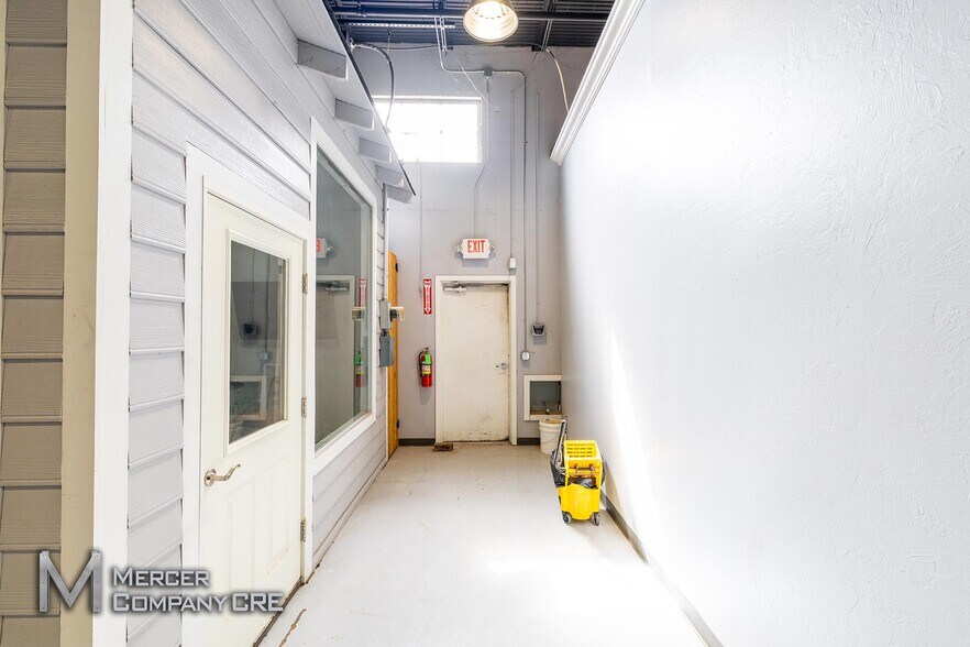 More Photos Of 3300 N Santa Fe Ave, Oklahoma City Warehouse For Sale