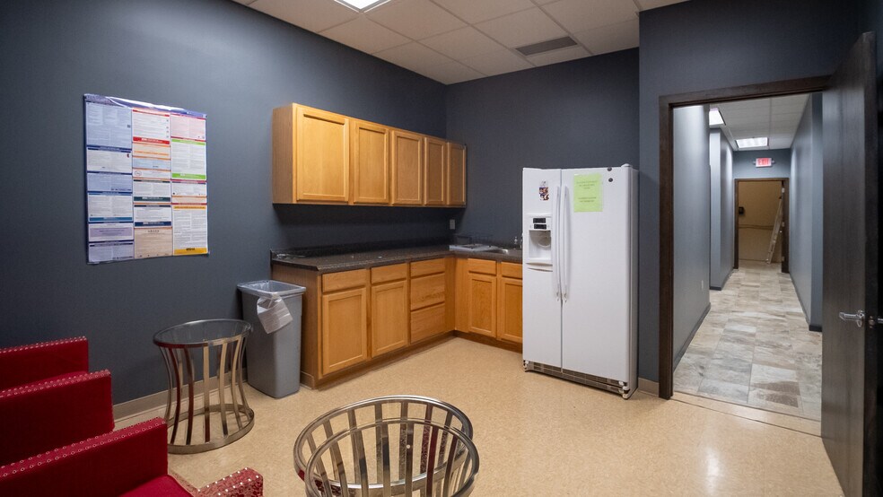 More Photos Of 7389 Airport View Dr SW, Rochester Office For Lease