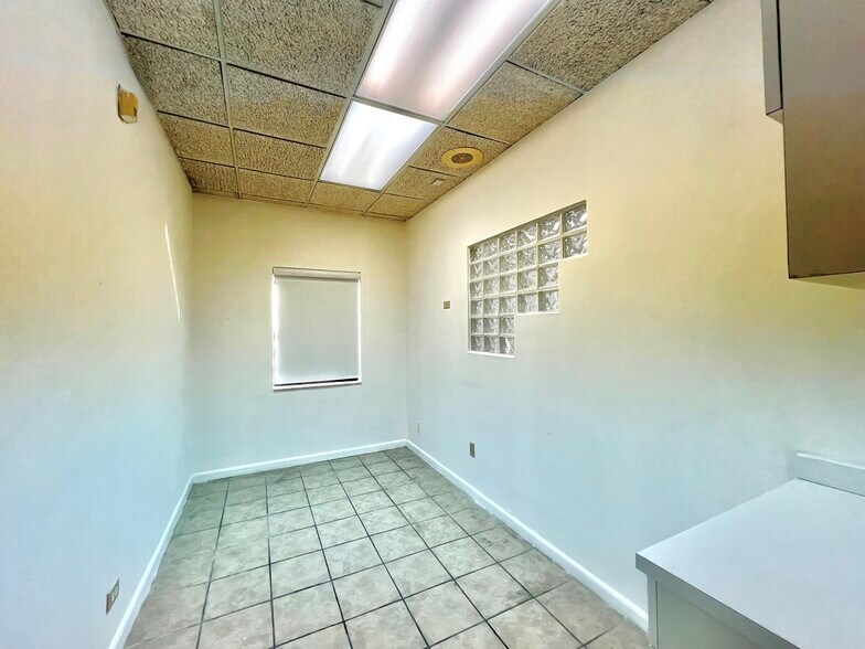 More Photos Of 4908 SW 8th St, Miami Medical For Lease