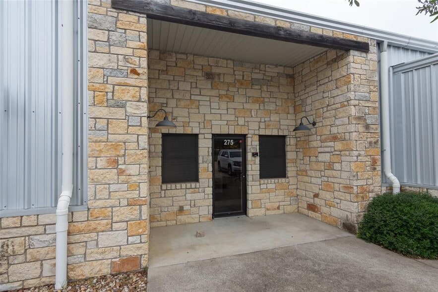 More Photos Of 275 Frog Pond Ln, Dripping Springs Office For Lease
