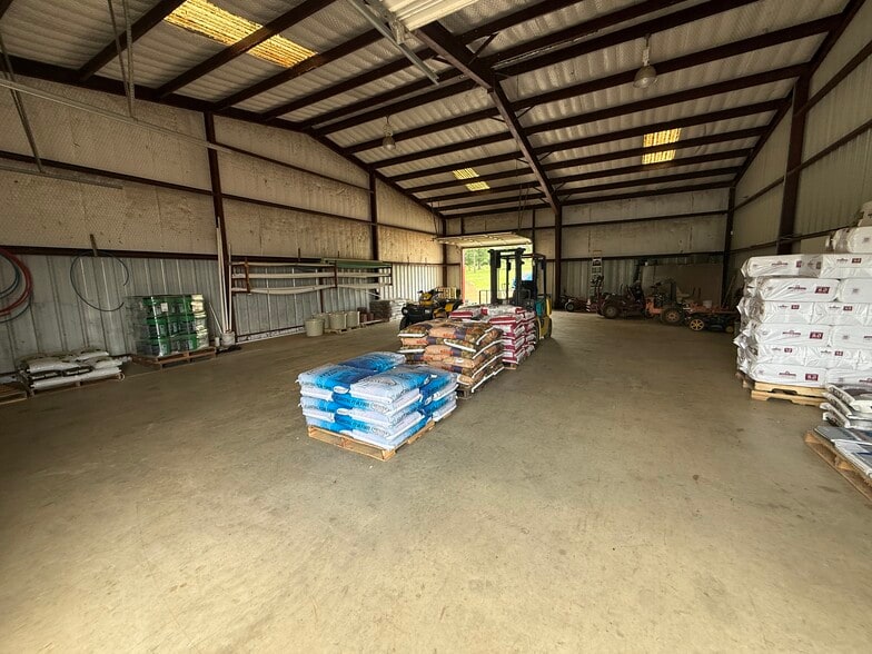 More Photos Of 17650 Texas 19, Montalba Auto Repair For Sale