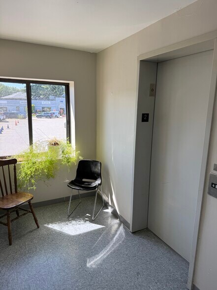 More Photos Of 152 Commonwealth Ave, Concord Flex For Lease
