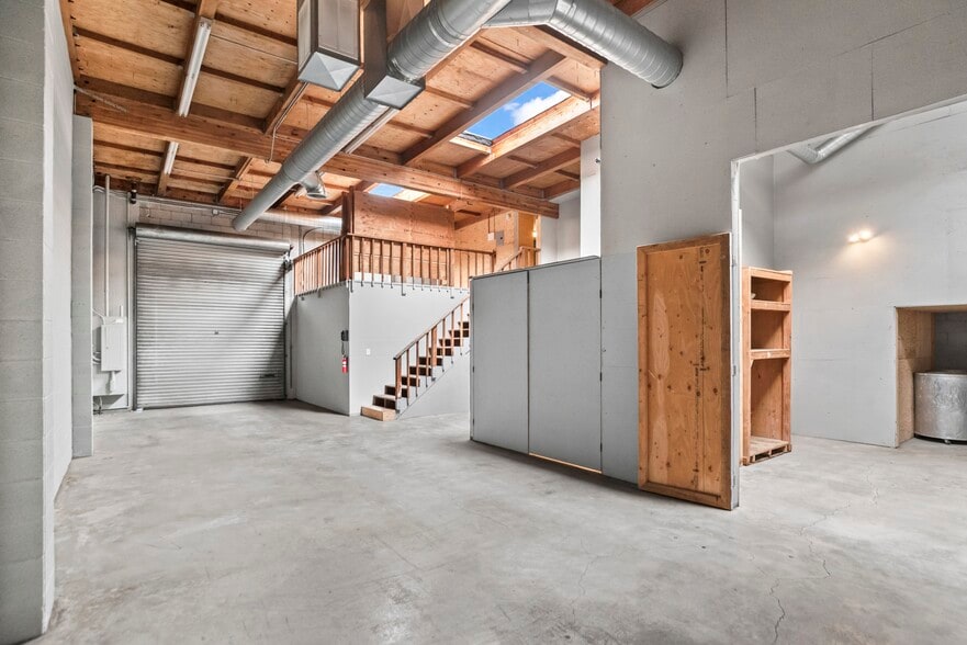 More Photos Of 48 Laurel St, Redwood City Service For Sale