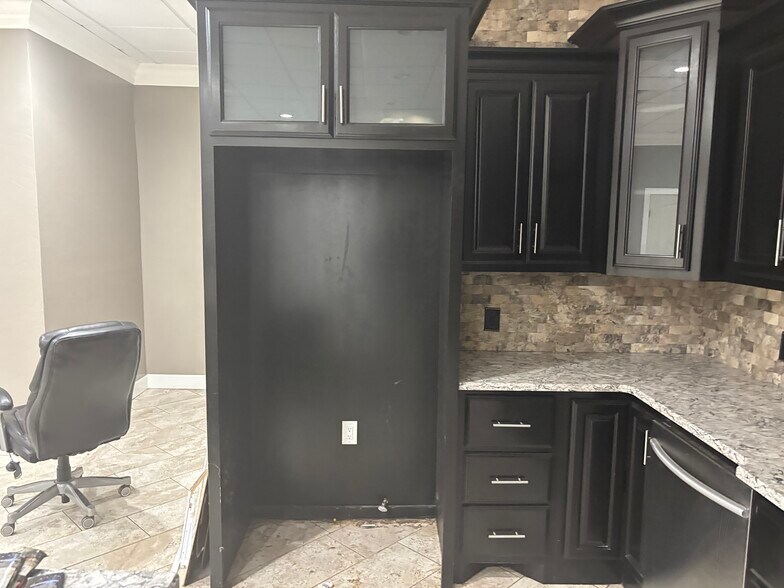 More Photos Of 10101 Highway 87, Lubbock Warehouse For Sale