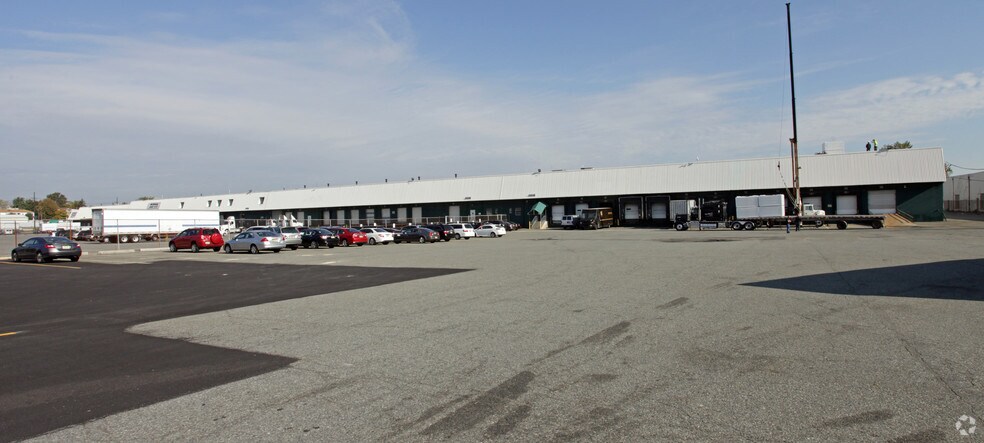 More Photos Of 99 Hook Rd, Bayonne Warehouse For Lease