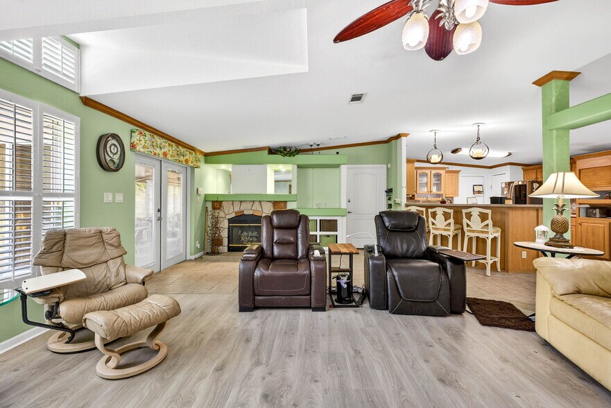 More Photos Of 3308 24th Ave SE, Ruskin Specialty For Sale